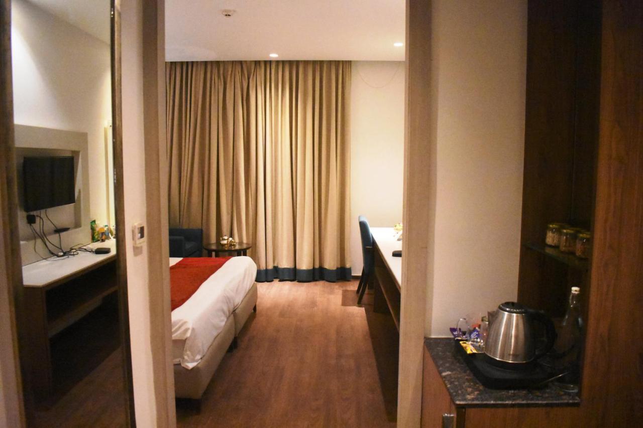 Lemonwood Suites By F9 Hotels - Trivoli Garden Chhatarpur Nowe Delhi Zewnętrze zdjęcie